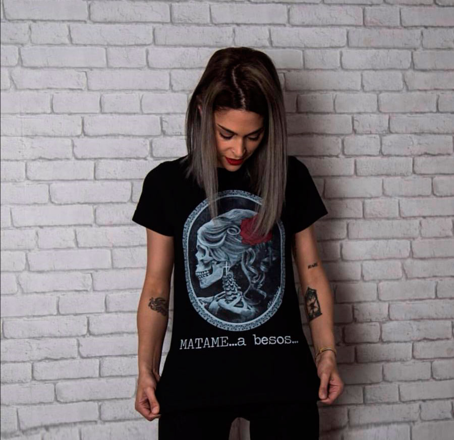 Mátame besos (muy entallada) - MissRock, Camisetas Rockeras