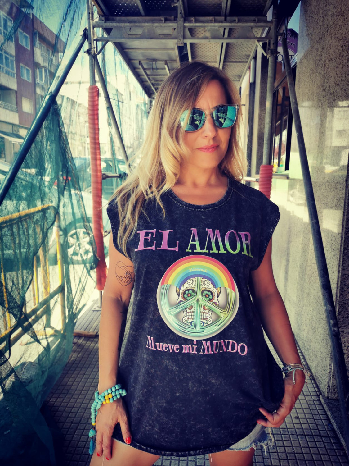 EL AMOR mueve - Camisetas Rockeras