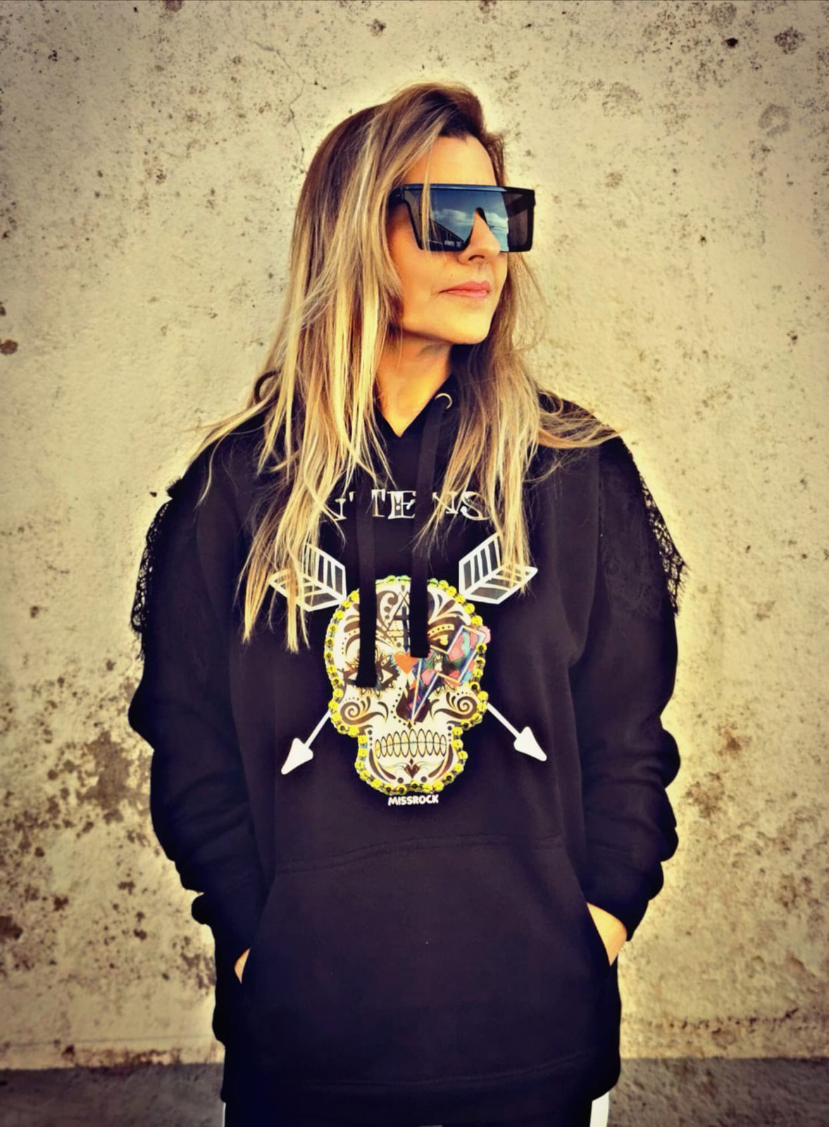 Sudadera con puntilla - MissRock, Camisetas Rockeras