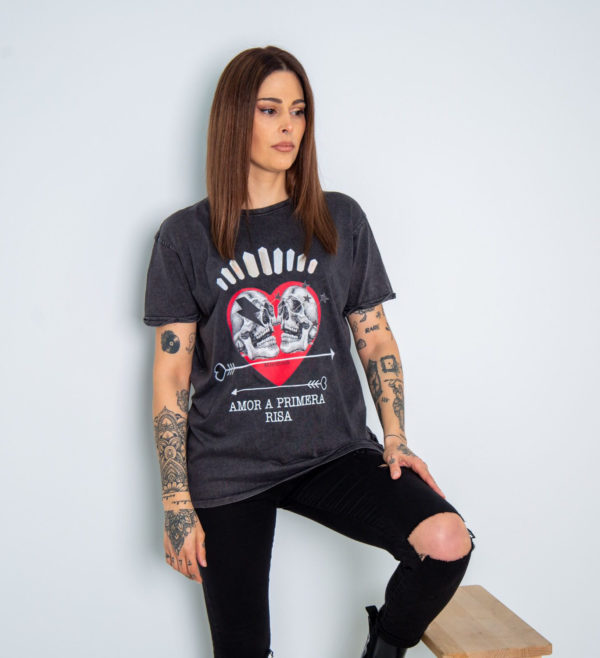Amor a primera risa - camiseta desgastada