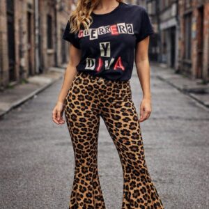 camiseta negra con frase guerrera y diva estilo rebelde
