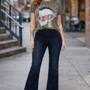 camiseta verde con calavera estilo punk frase indomable